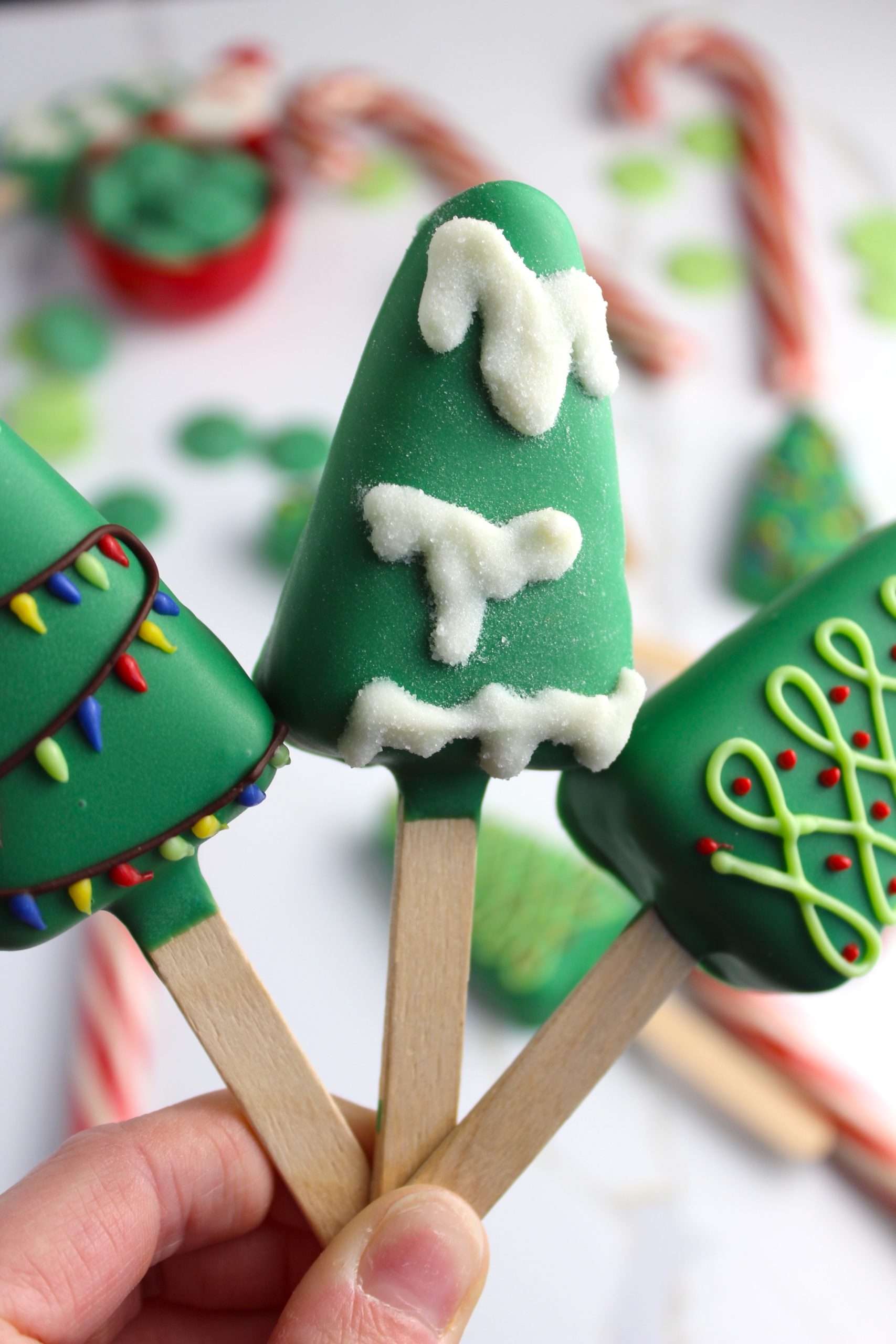 Christmas Tree Cake Pops | The Squeaky Mixer