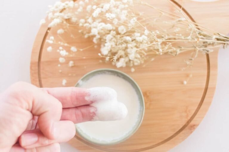 4 DIY Hair Conditioner Recipes: Go Natural!